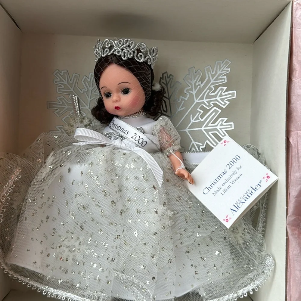 Rare Find - New - Madame Alexander Christmas 2000 Doll - Style 27555 - Picture 1 of 14